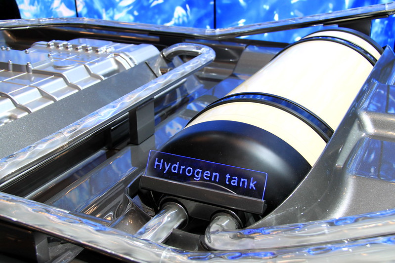 Toyota hydrogen fuel cell at the 2014 New York International Auto Show" by Joseph Brent is licensed with CC BY-SA 2.0.