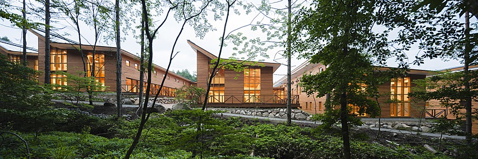 A building with trees in front of it

Description automatically generated with low confidence