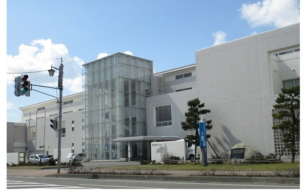 A picture containing sky, outdoor, building, road

Description automatically generated