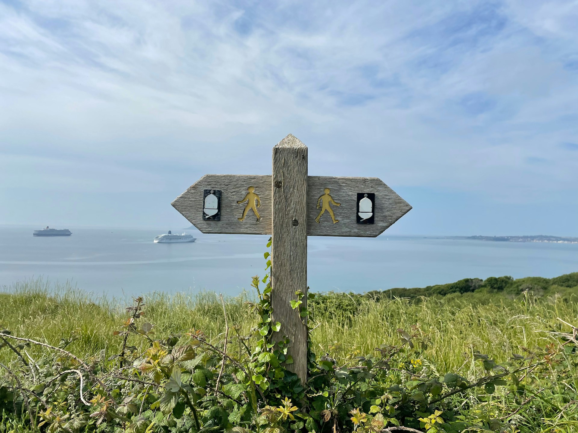 Photo by <a href="https://unsplash.com/@io_exception?utm_source=unsplash&utm_medium=referral&utm_content=creditCopyText">Antonio Feregrino</a> on <a href="https://unsplash.com/photos/brown-wooden-cross-on-green-grass-field-under-white-clouds-during-daytime-L57L1mlKoM8?utm_source=unsplash&utm_medium=referral&utm_content=creditCopyText">Unsplash</a>
      